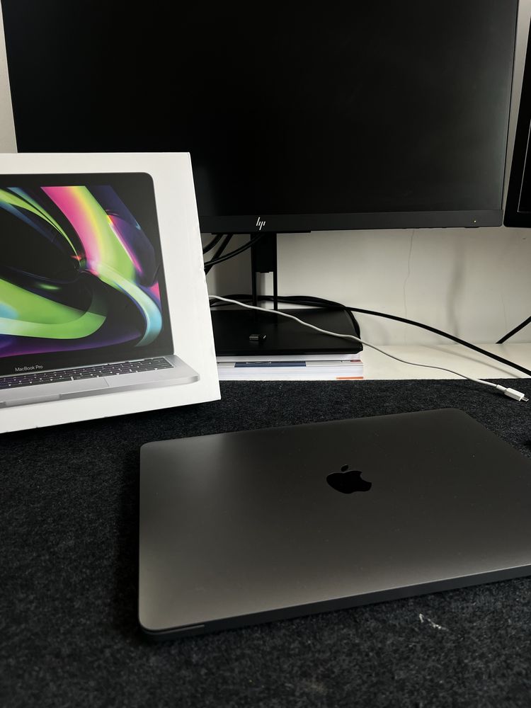 Macbook Pro M2 2022