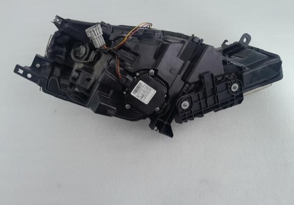 Ótica / farol esquerda NISSAN Leaf EV (ZE0)