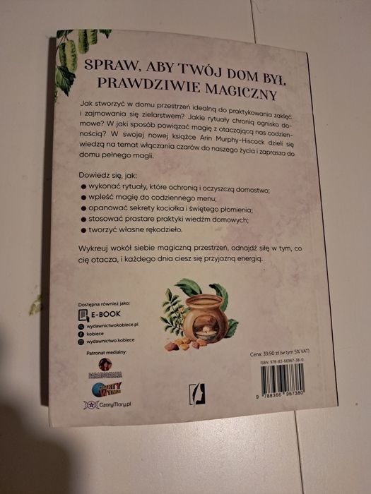 W domu czarownicy jak za pomocą rytuałow...Arin Murphy-Hiscock
