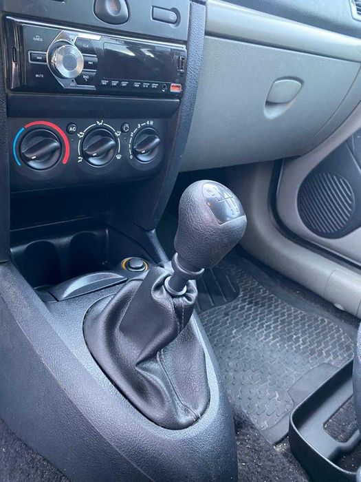 Renault clio 1.2 gasolina 2003