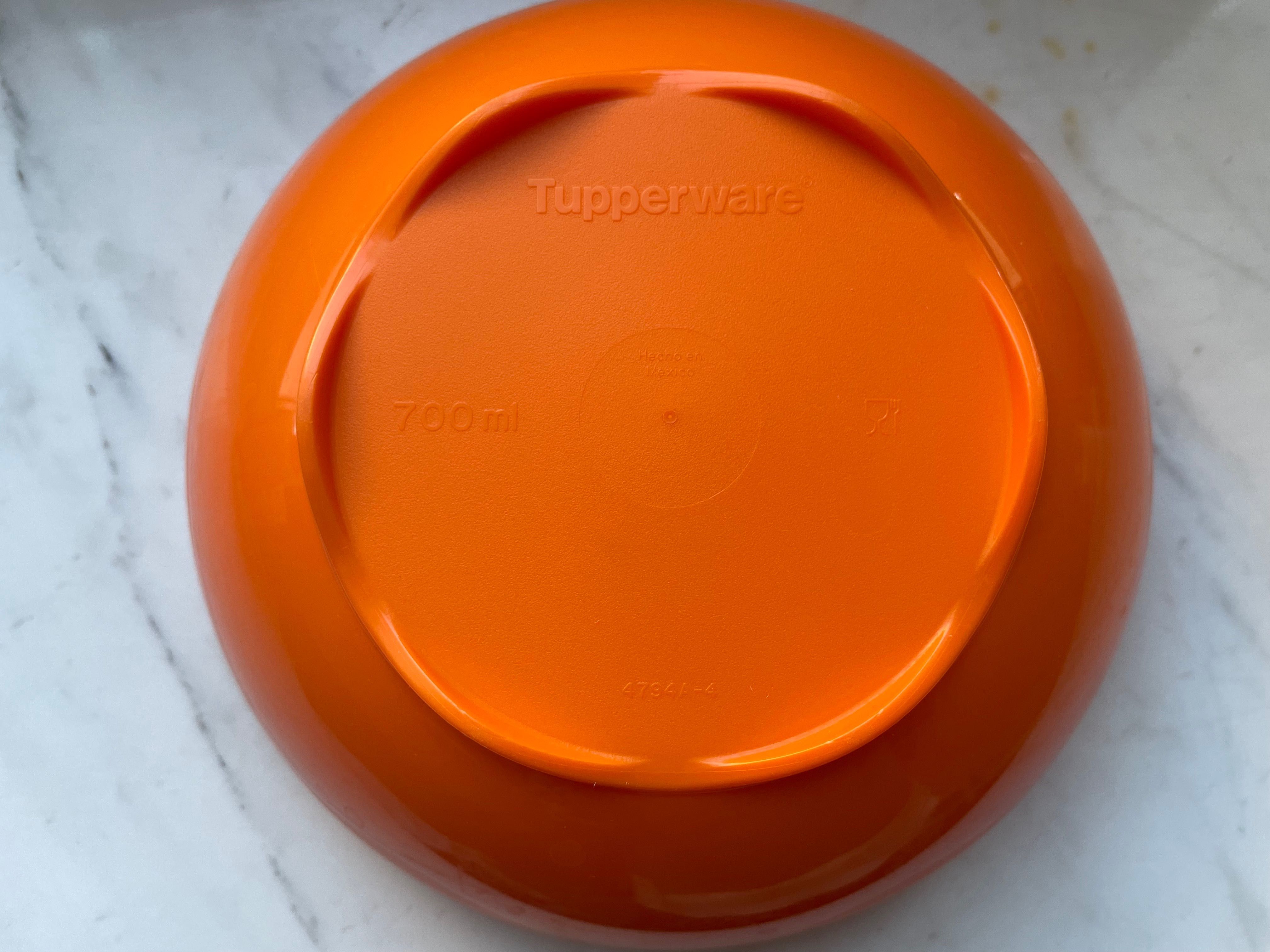 Miska Tupperware zamykana