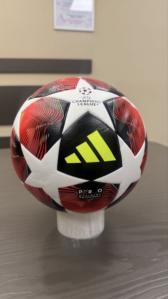 Футбольний м’яч Adidas league champions 2025 розмір 5 термошов