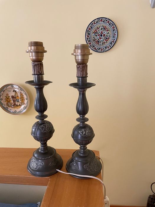 Candeeiros Elétricos de Quarto de Dormir Antigos em Estanho