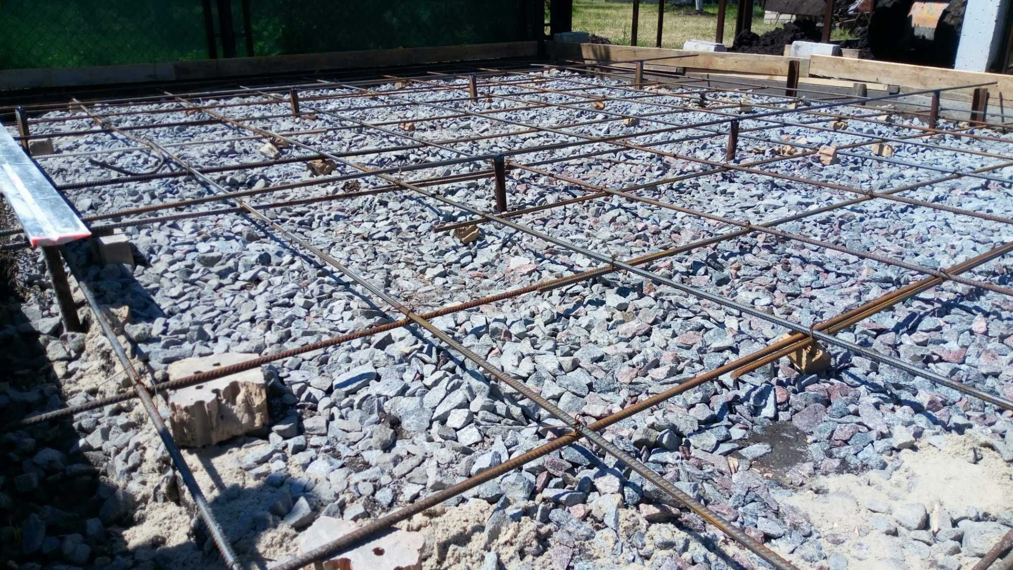 Монолитные бетонные работы:площадки,стяжки фундаменты,дорожки,шлифовка
