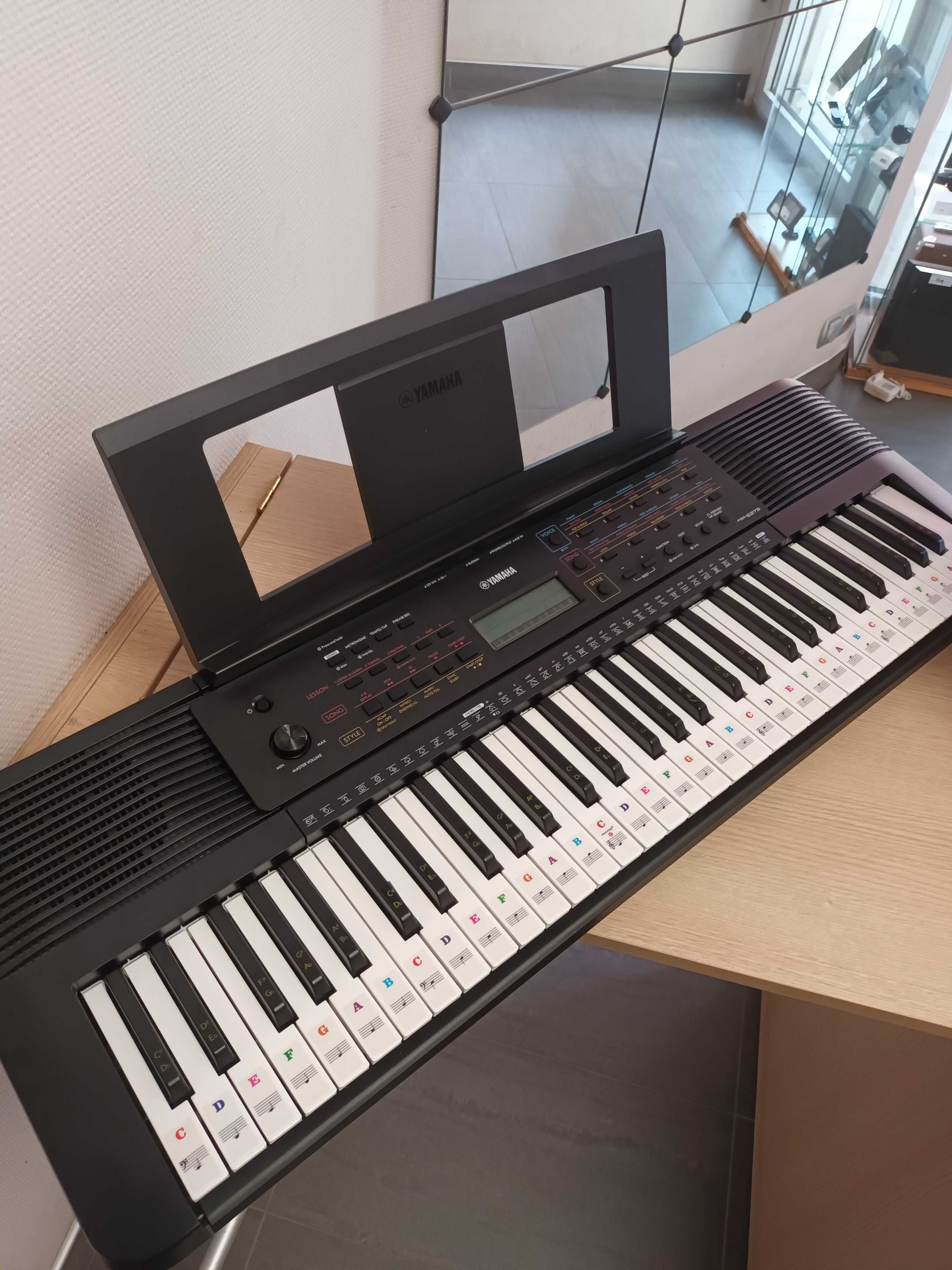 Pianino Yamaha PSR-E273