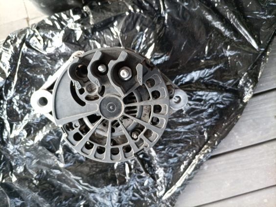 Alternator sprawny Zafira B 1.9 CDTI