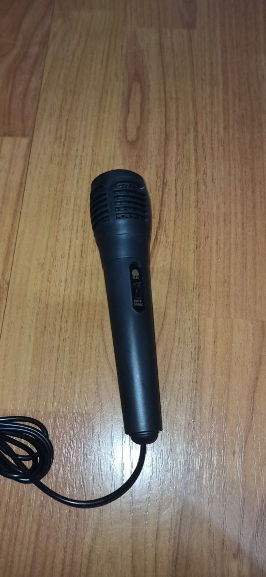 Mikrofon do karaoke.