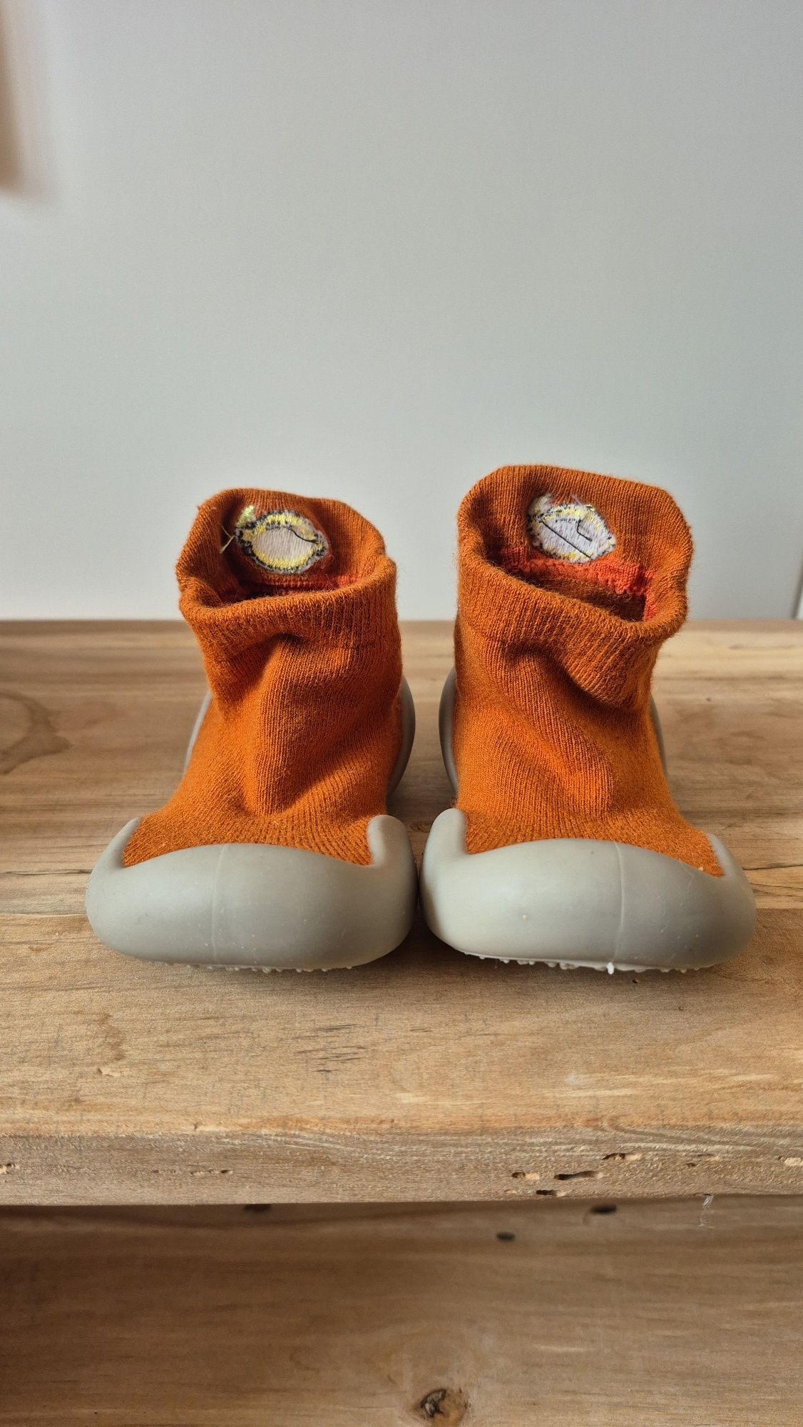 Sapato meia barefoot de bebé
