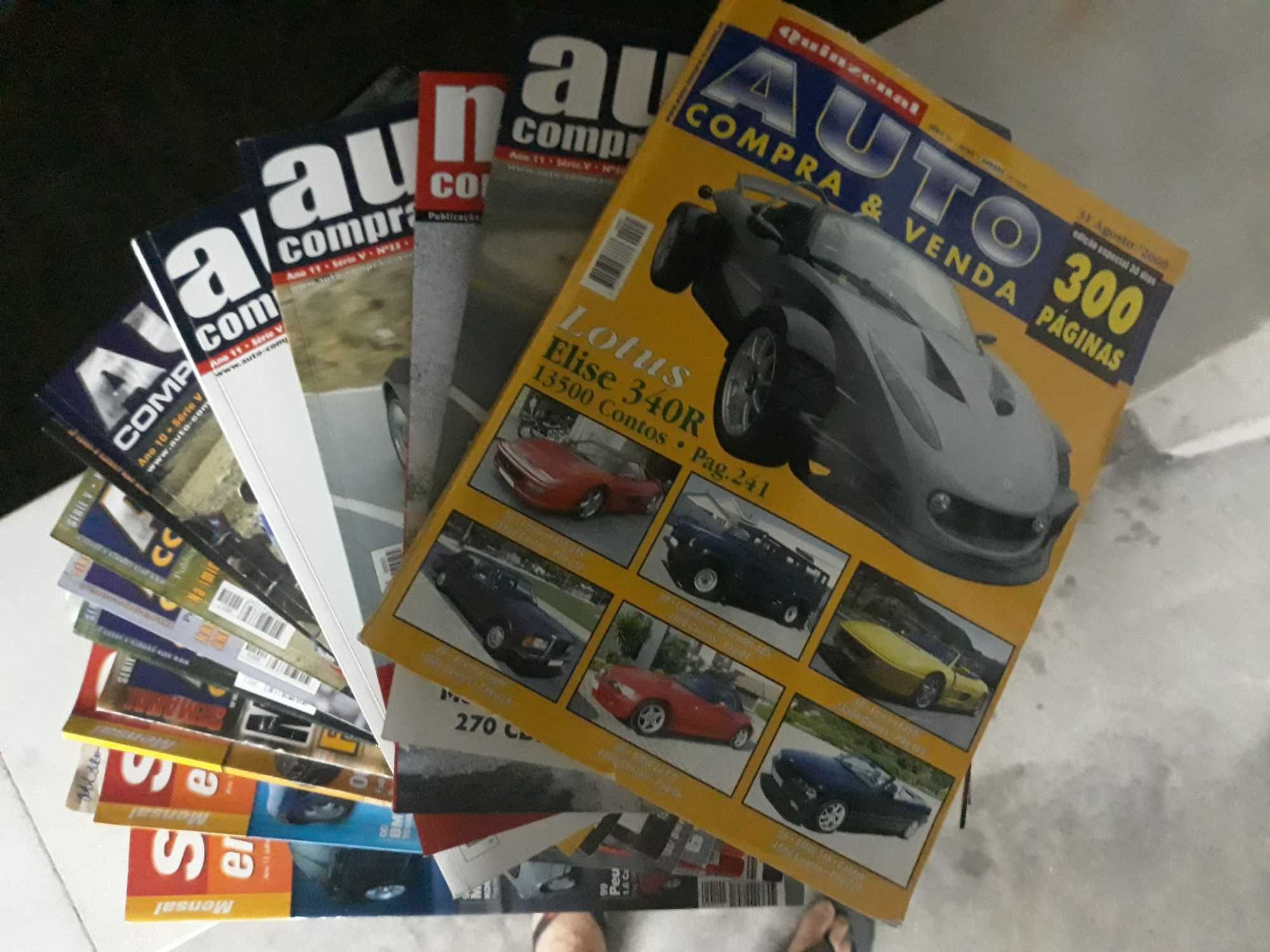 Centenas de revista do sector Automóvel