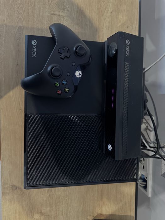 Xbox One (model 1540)