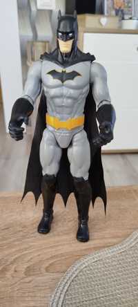 Sprzedam figurkę Batmana stan bardzo dobry.Rozmiar 30 cm.