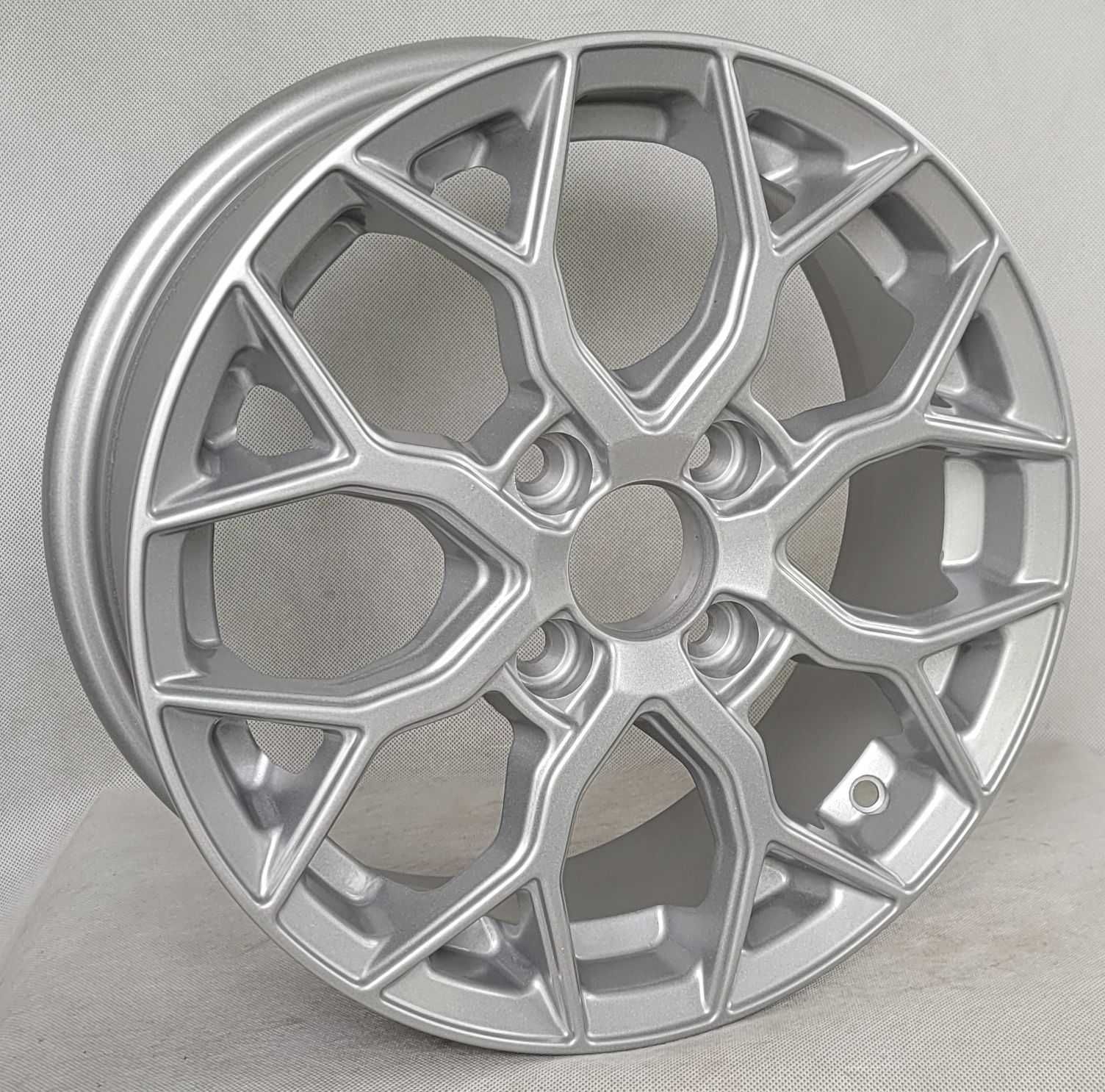 Felgi 15 4x100 Renault Clio 3 Fiat Grande Punto Evo Honda Jazz 3 4