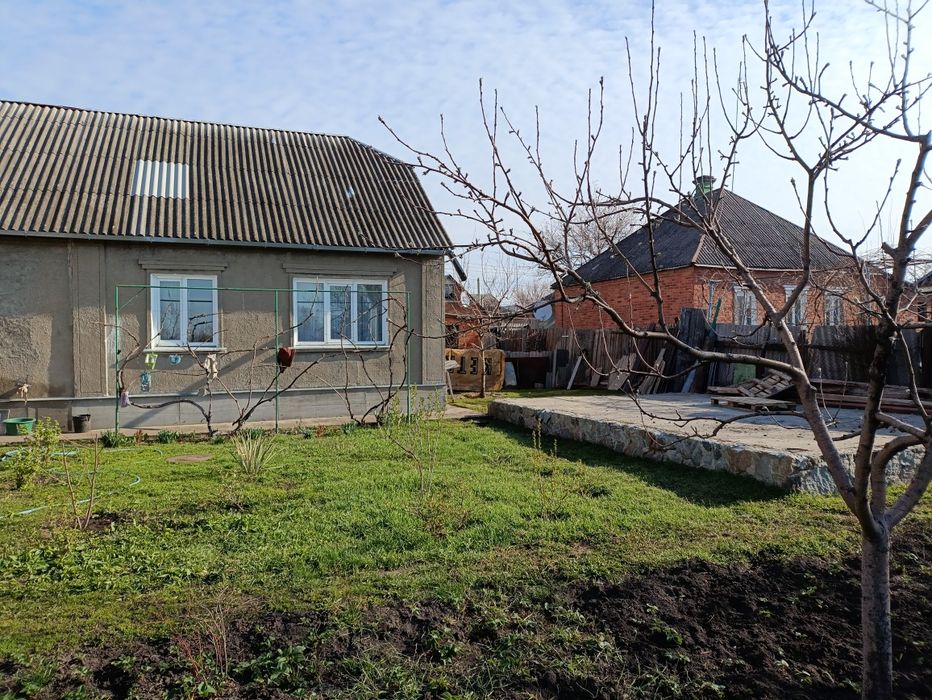 Продам домоволодіння