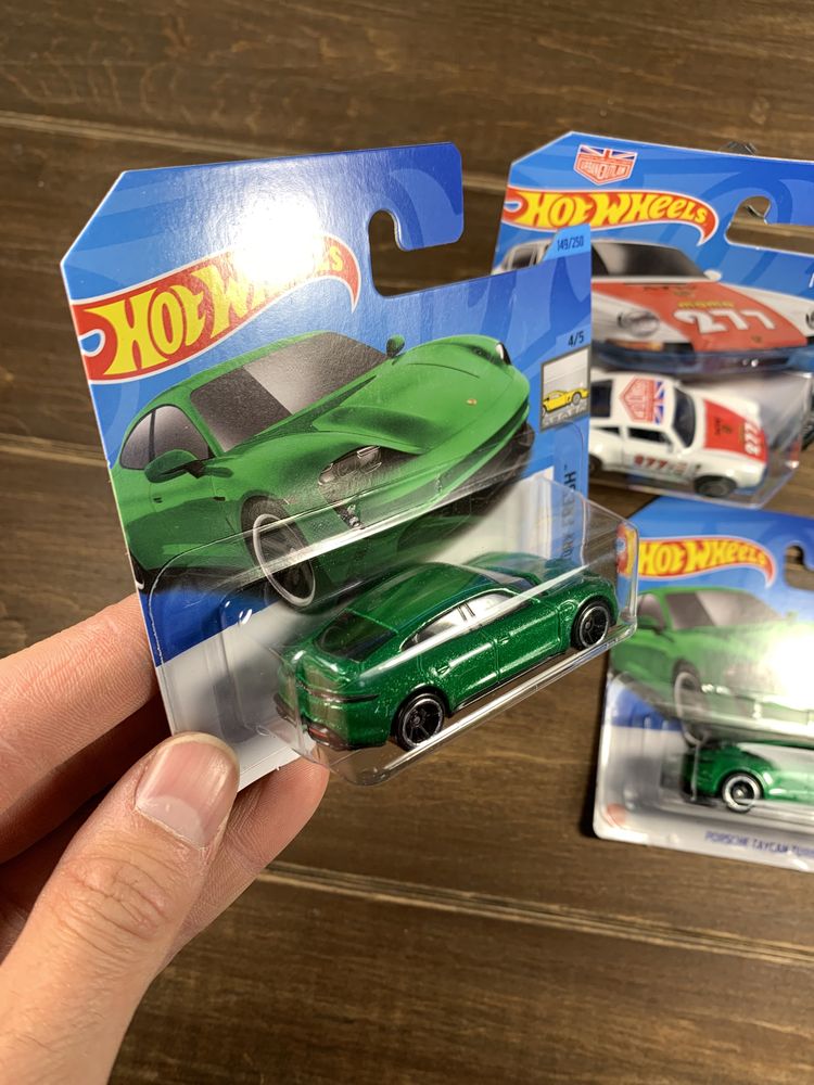 Колекційна машинка Matchbox Hot Wheels 71 Porsche 911, Taycan Turbo S+