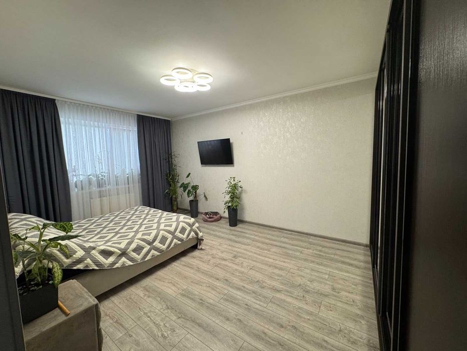 Продам однокімнатну квартиру в хорошому стані + гараж! 45000$! Торг!