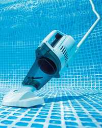 Пылесос для бассейна Intex аккумуляторный для чистки дна и стенок