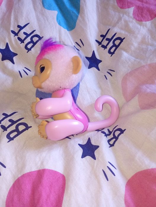 Interaktywna małpka na palec