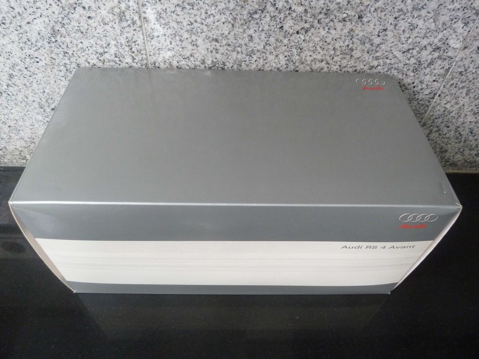 1:18 Minichamps Dealer Edition, Audi RS 4 Avant, AutoArt