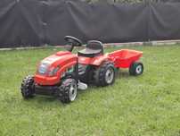 Traktor na pedały z przyczepka SMOBY