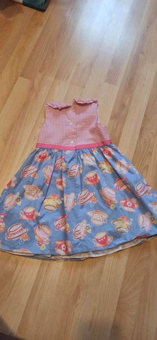 Sukienka firy George 4-5 lat w filiżanki ze spodeczkami