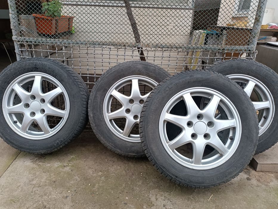 продаю шины и диски в сборе