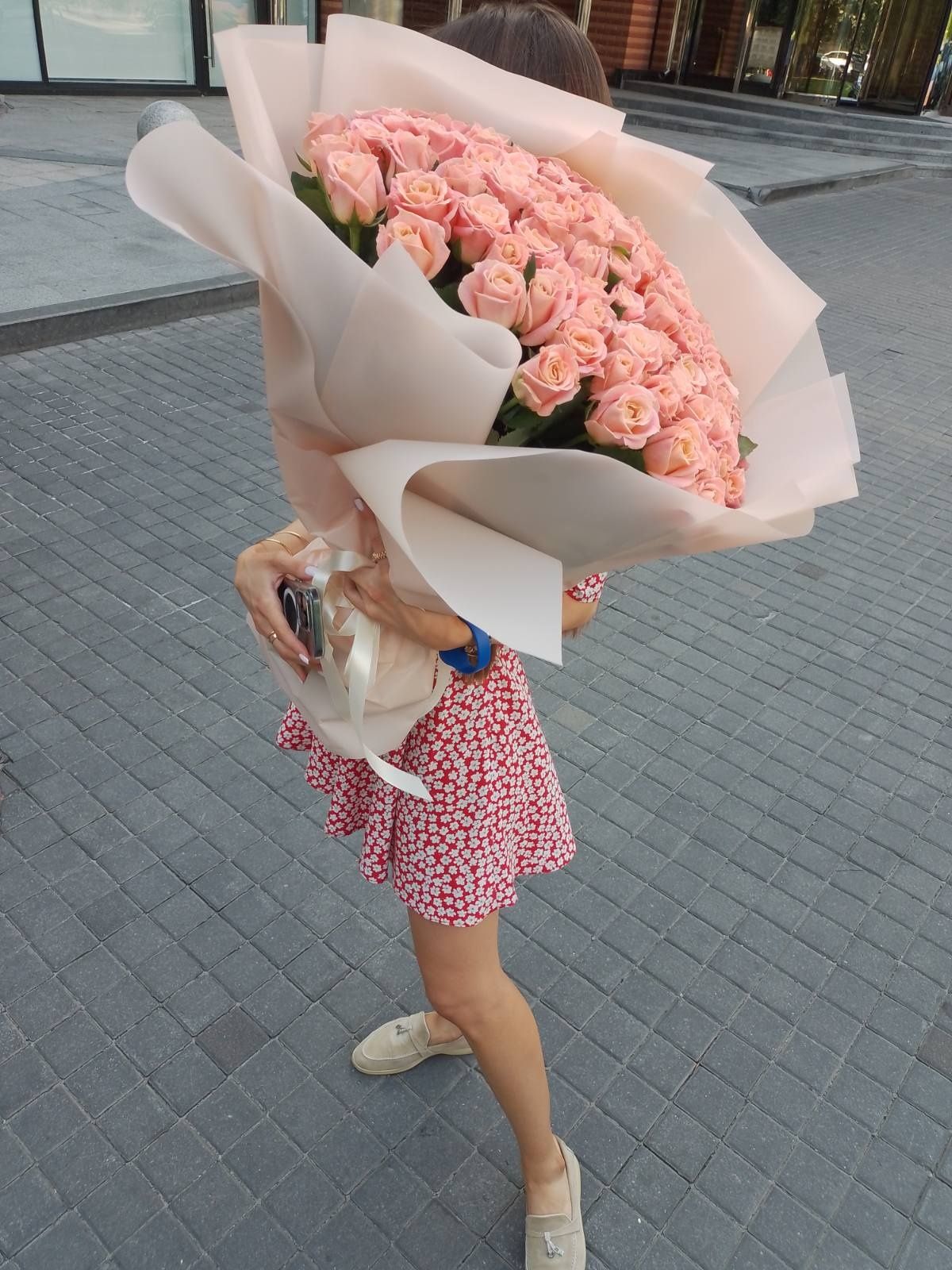 101 троянда одразу з теплиці • Доставка по Києву Безкоштовна • Квіти •