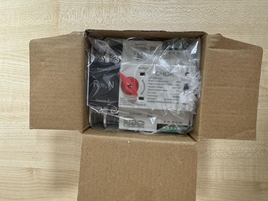 Автоматичний перемикач вводу резерва (реле) TOMZN