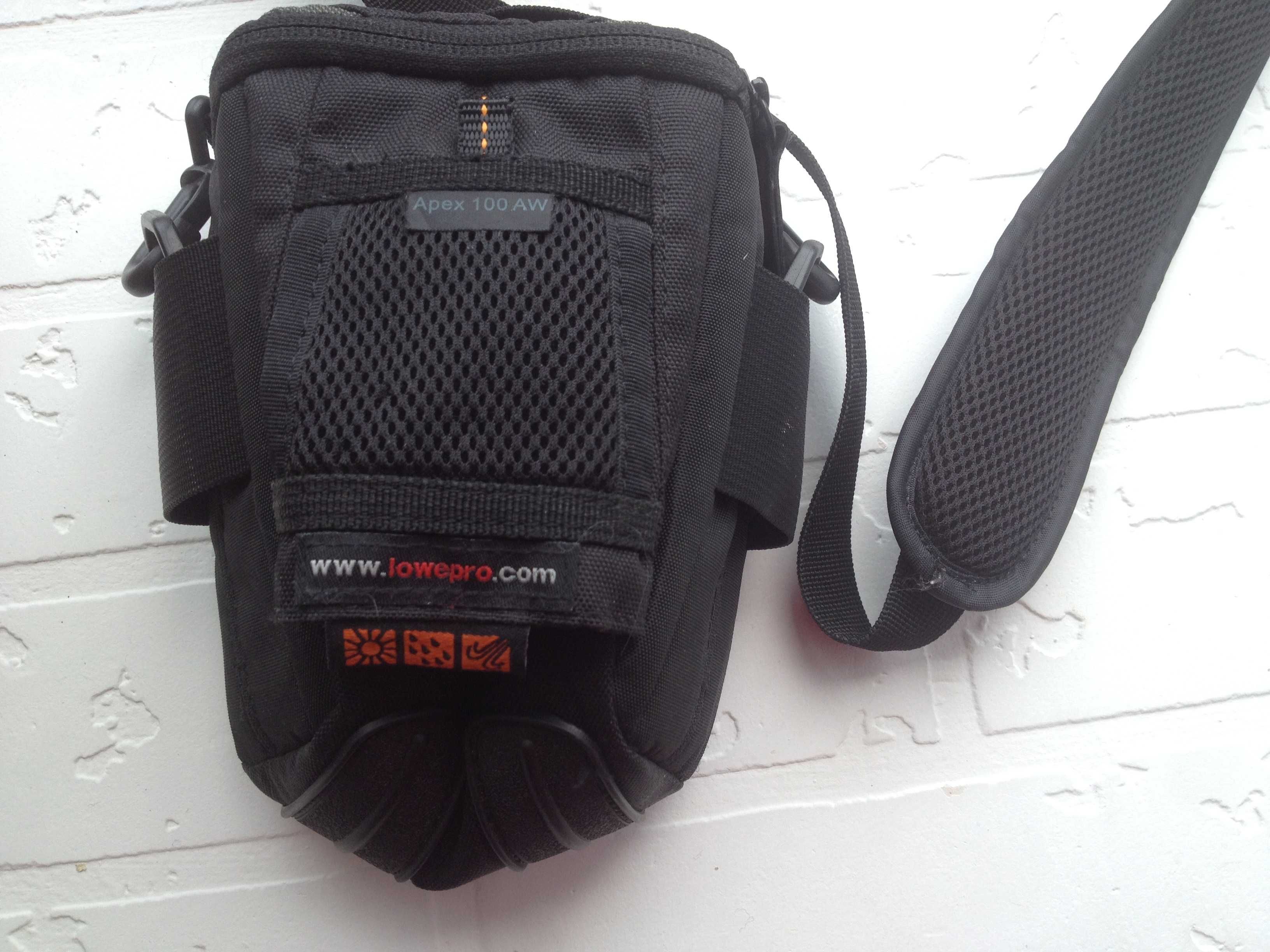 Сумка Lowepro Apex 100 AW Black