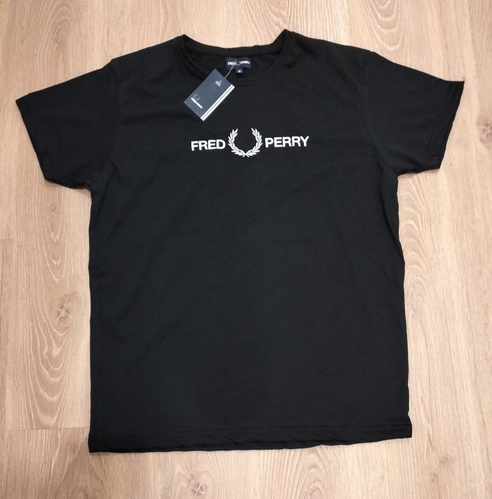 T-shirts novas várias marcas