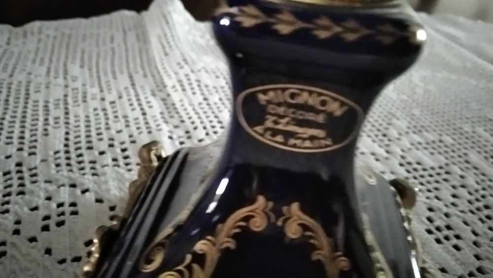 Conjunto de taca e um par de castiçais em limoge pintado á mão