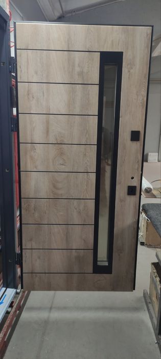 Двері вхідні/міжкімнатні. Вироби з металу.  Порошкове фарбув