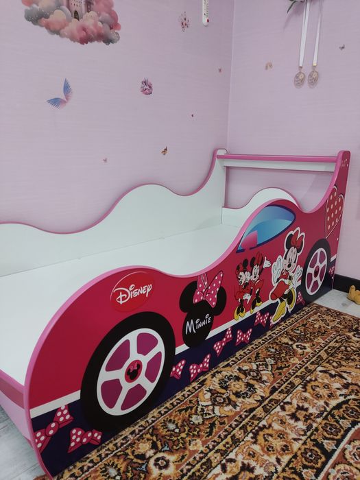Дитяче ліжко для дівчинки