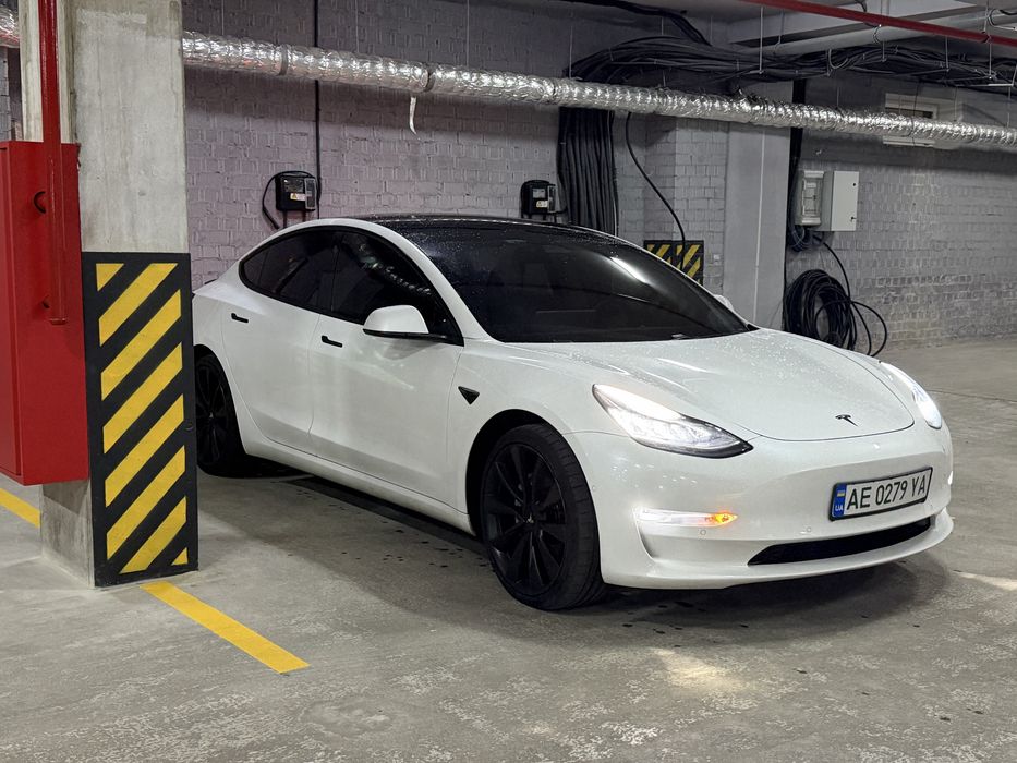 Tesla model 3 dual motor