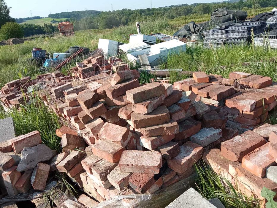 Cegły cegła rozbiórkowa