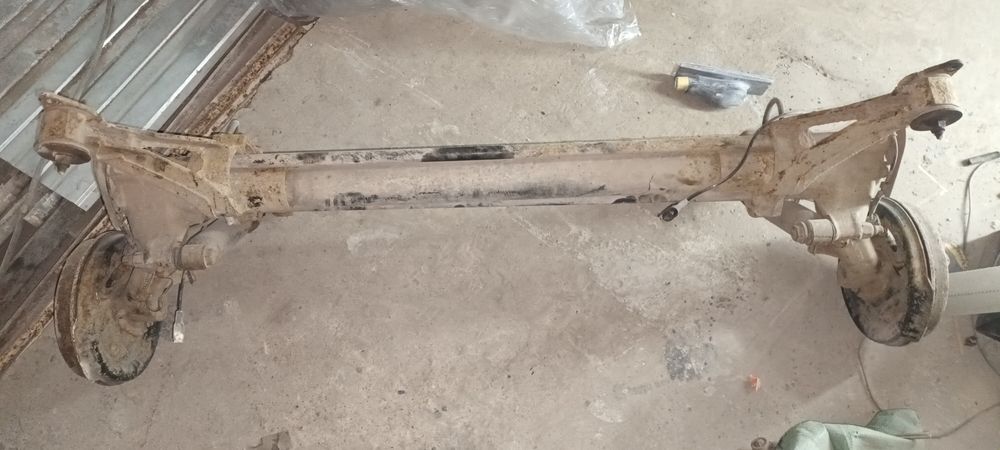 Балка в зборі  пежо партнер 2007