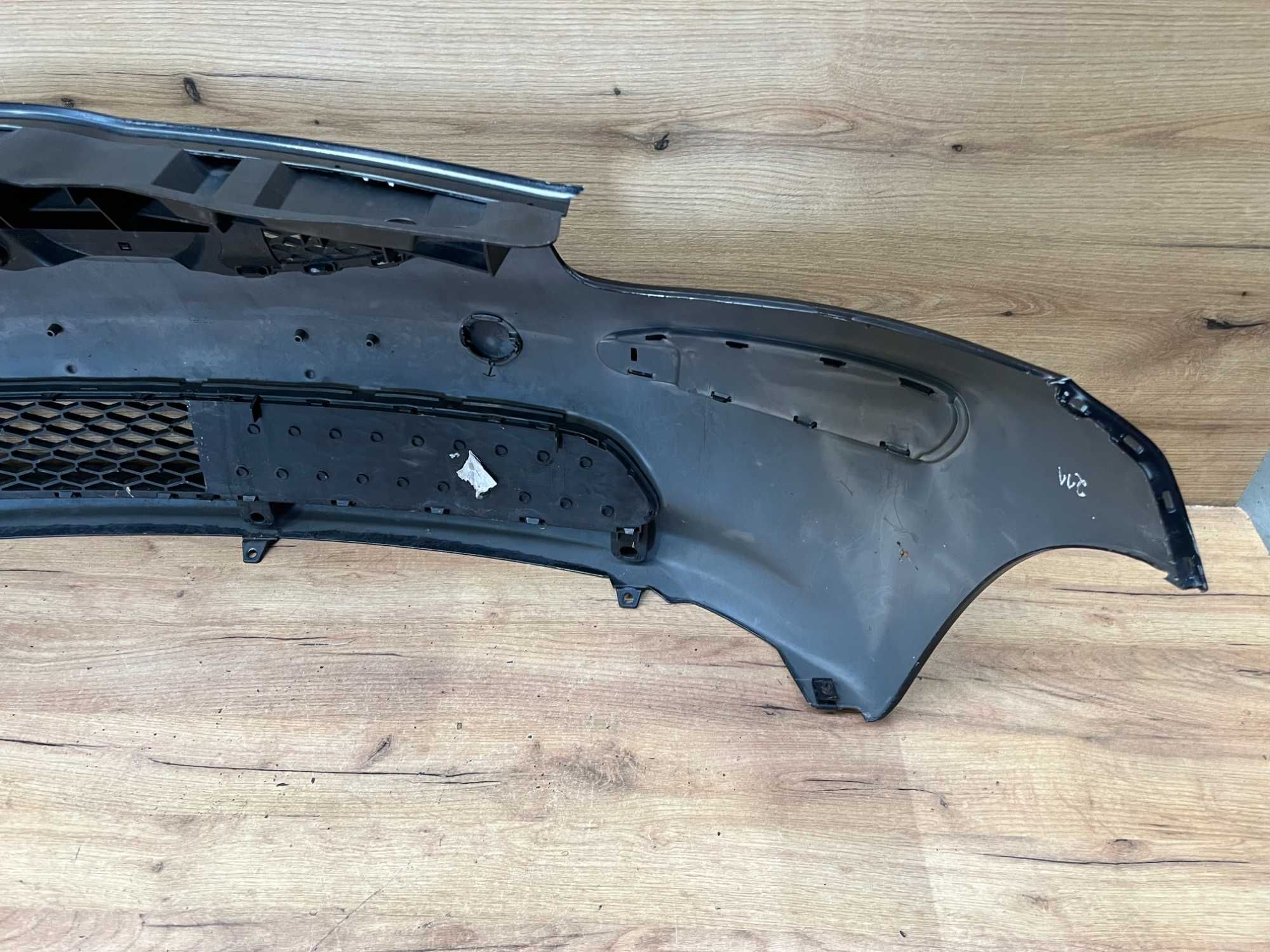 Zderzak przedni Toyota Aygo kolor 211