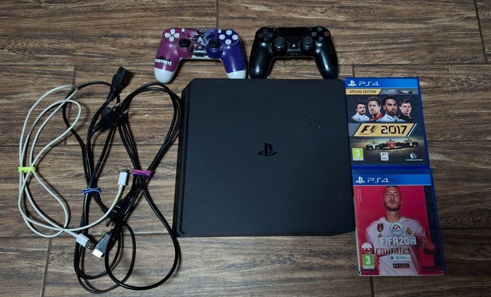 Плейстейшен PS4 Slim з двома джойстиками + дві гри