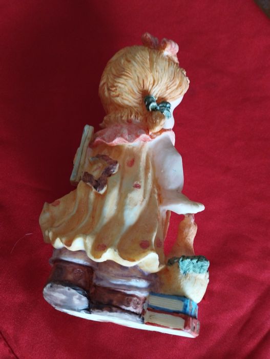 Menina em resina decoração