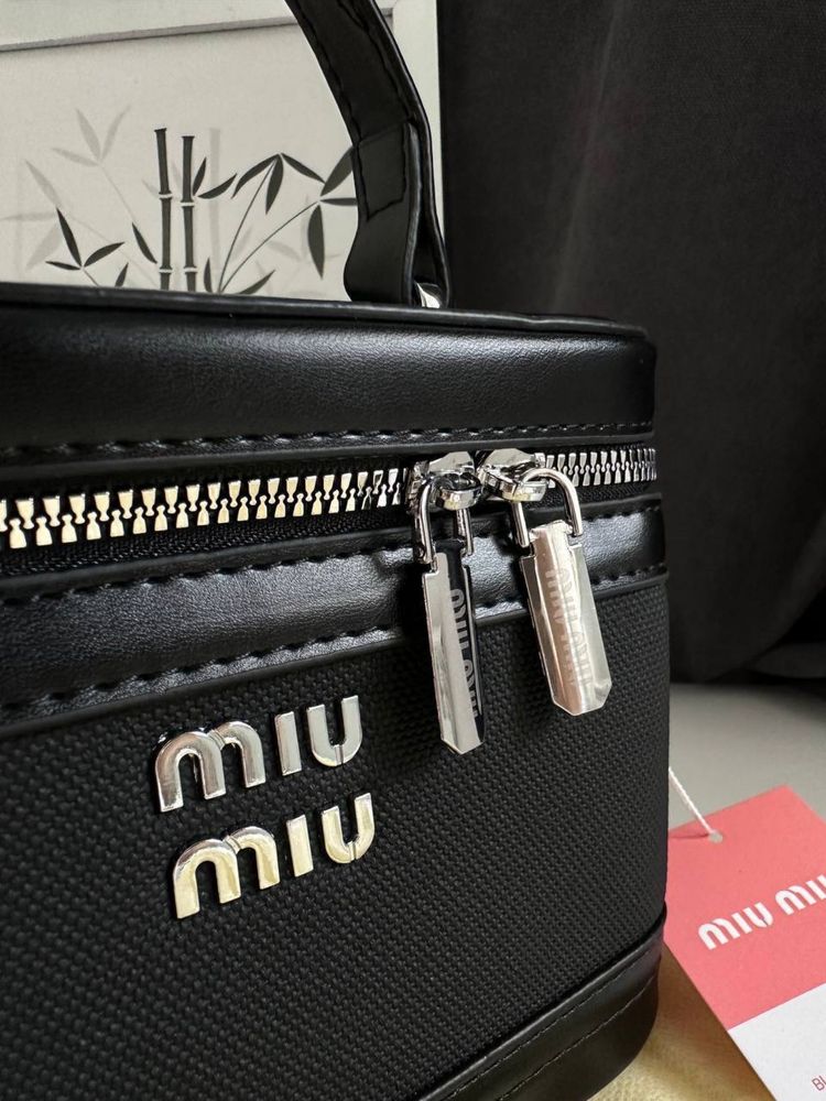 Популярна сумочка бочонок у стилі міу міу miu miu, трендова міні сумка