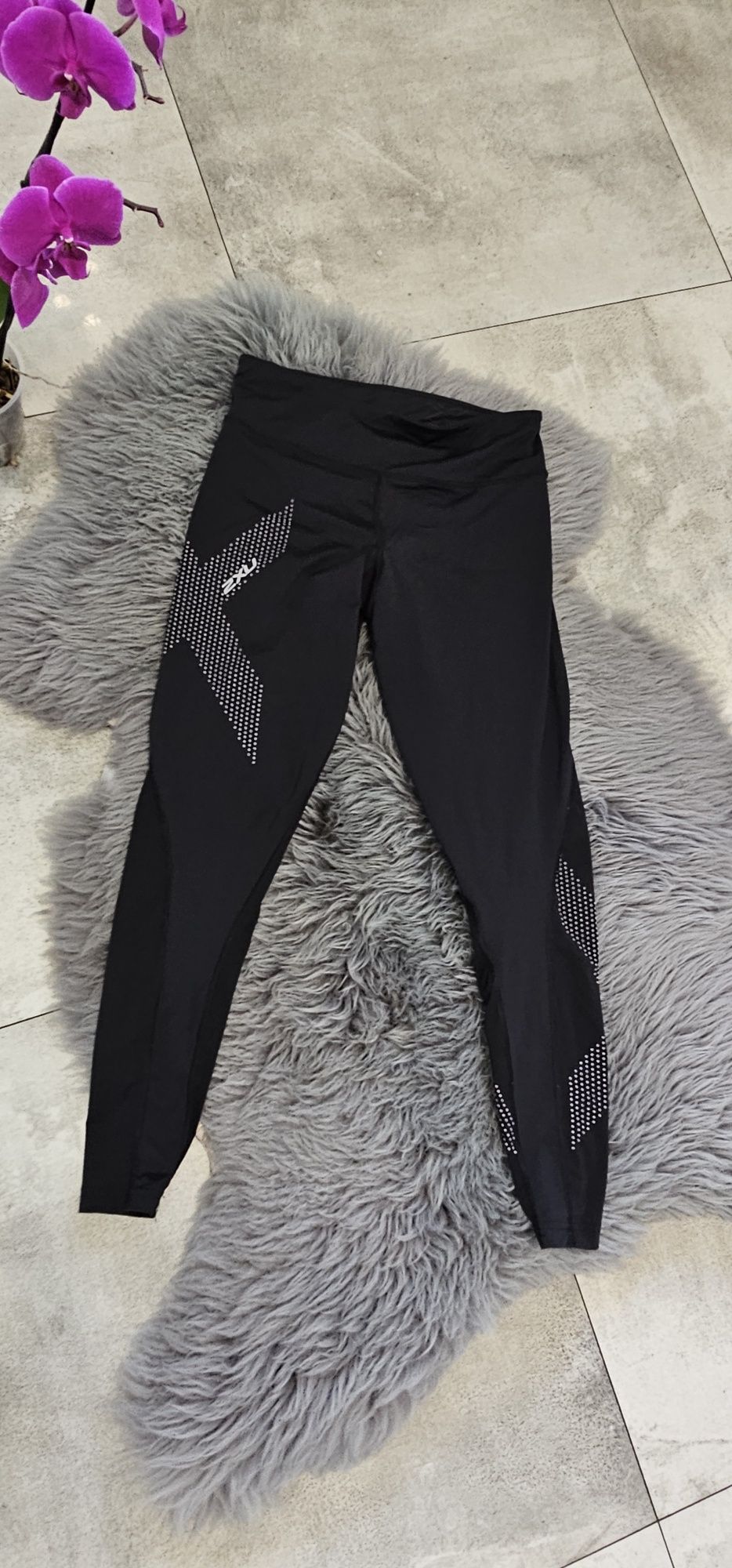 Legginsy getry 2xu czarne Rozmiar m 38