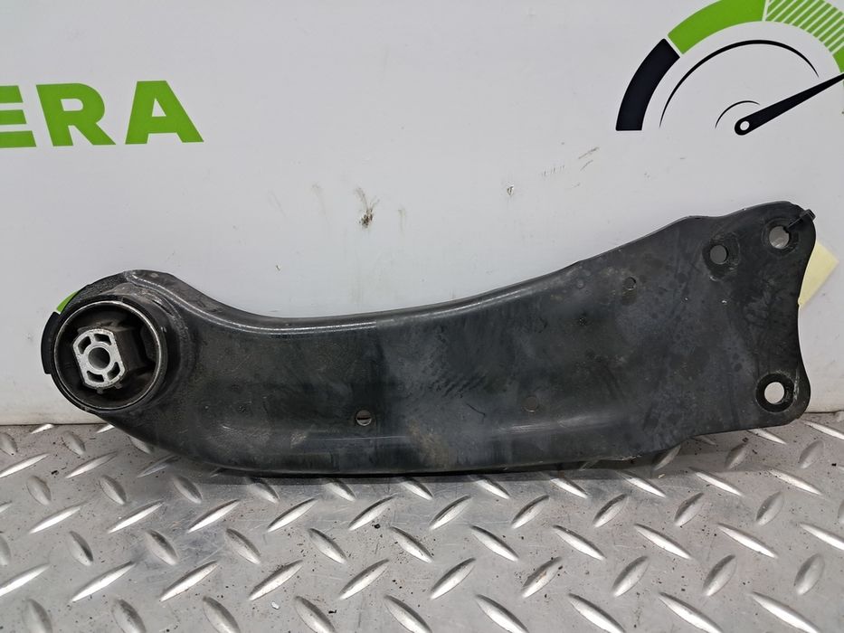 Рычаг задний продольный левый AUDI Q3 8U 15-18 3C0505223F