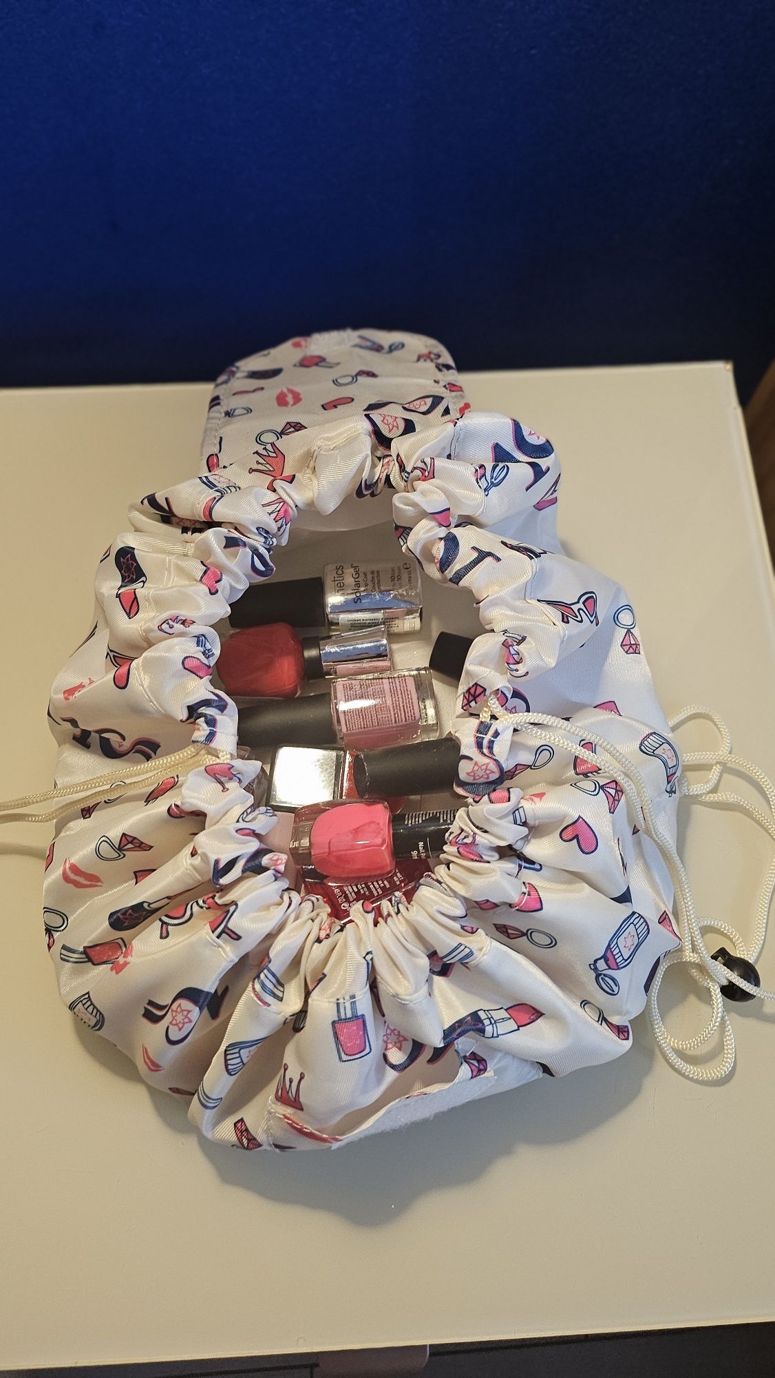 Kosmetyczka worek  organizer torba na kosmetyki lakiery  podróżna wodo