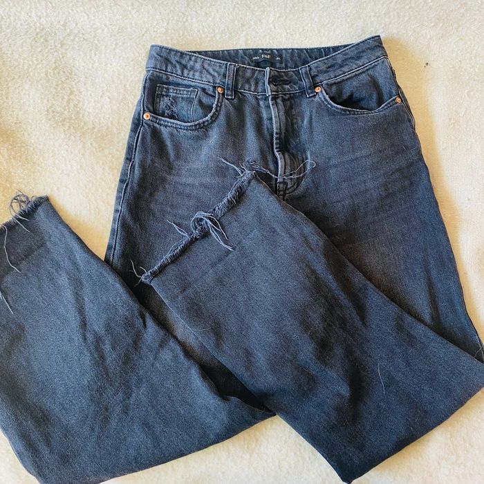 Продам джинси чорні жіночі F&F з розрізами на колінах