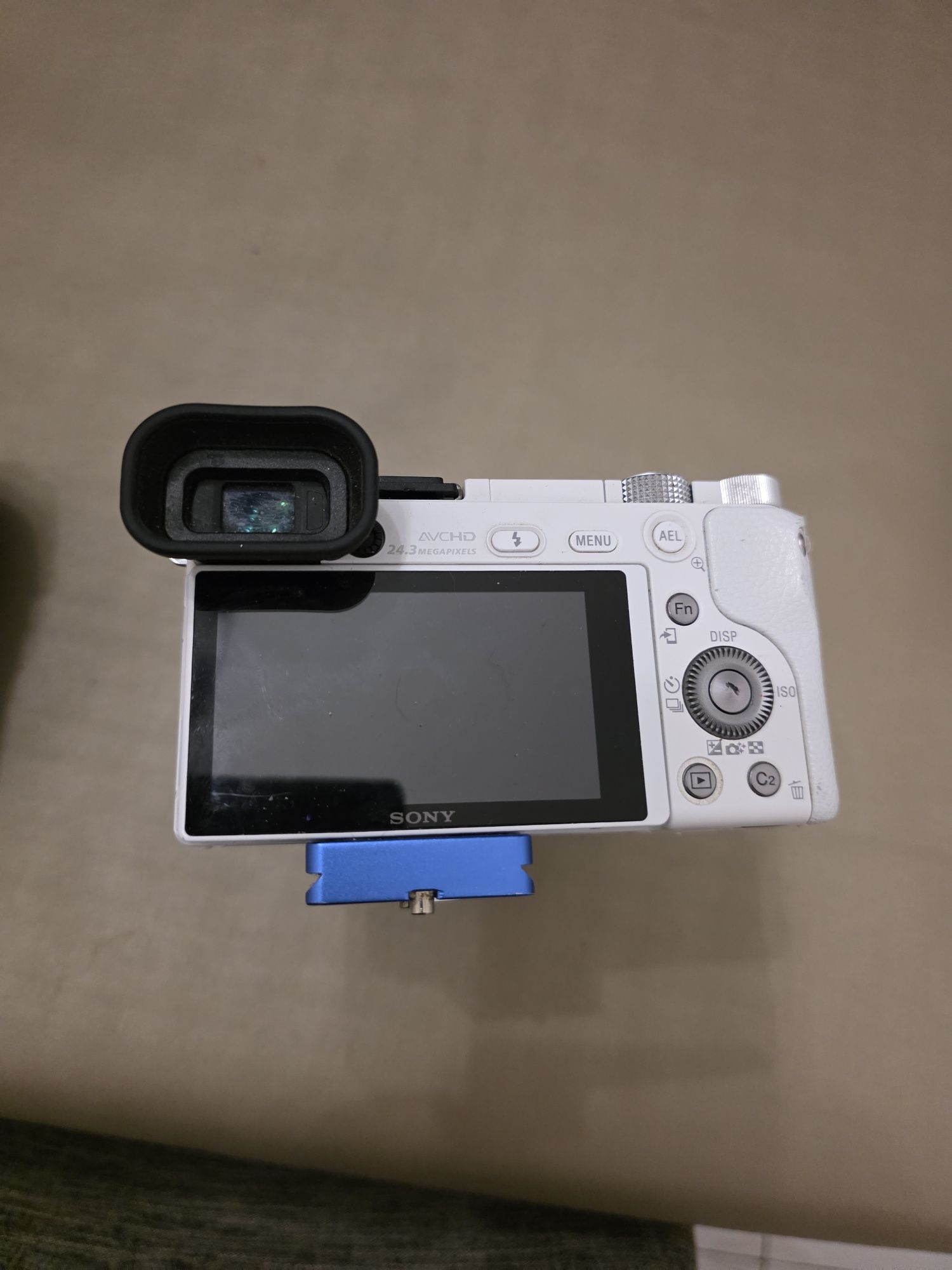 Máquina fotográfica Sony a6000 com lentes