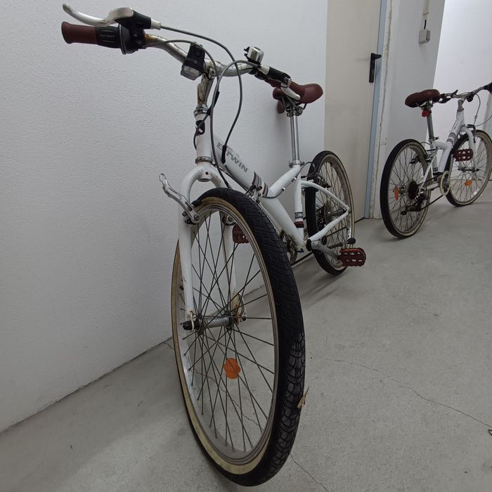 Duas bicicletas criança