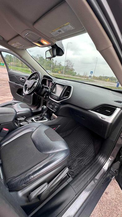 Продам Jeep Cherokee 2017