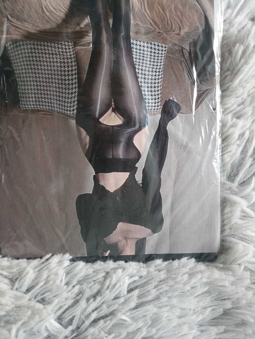 Rajstopy olejowe wycięte