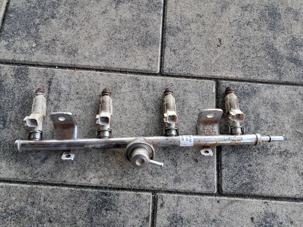Listwa wtryskowa wtrysk wtryskiwacz paliwa Ford Mondeo mk3 1.8 16v