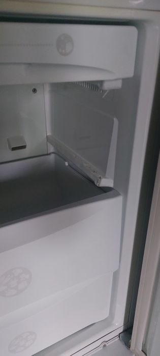 Холодильник  LG не робочий