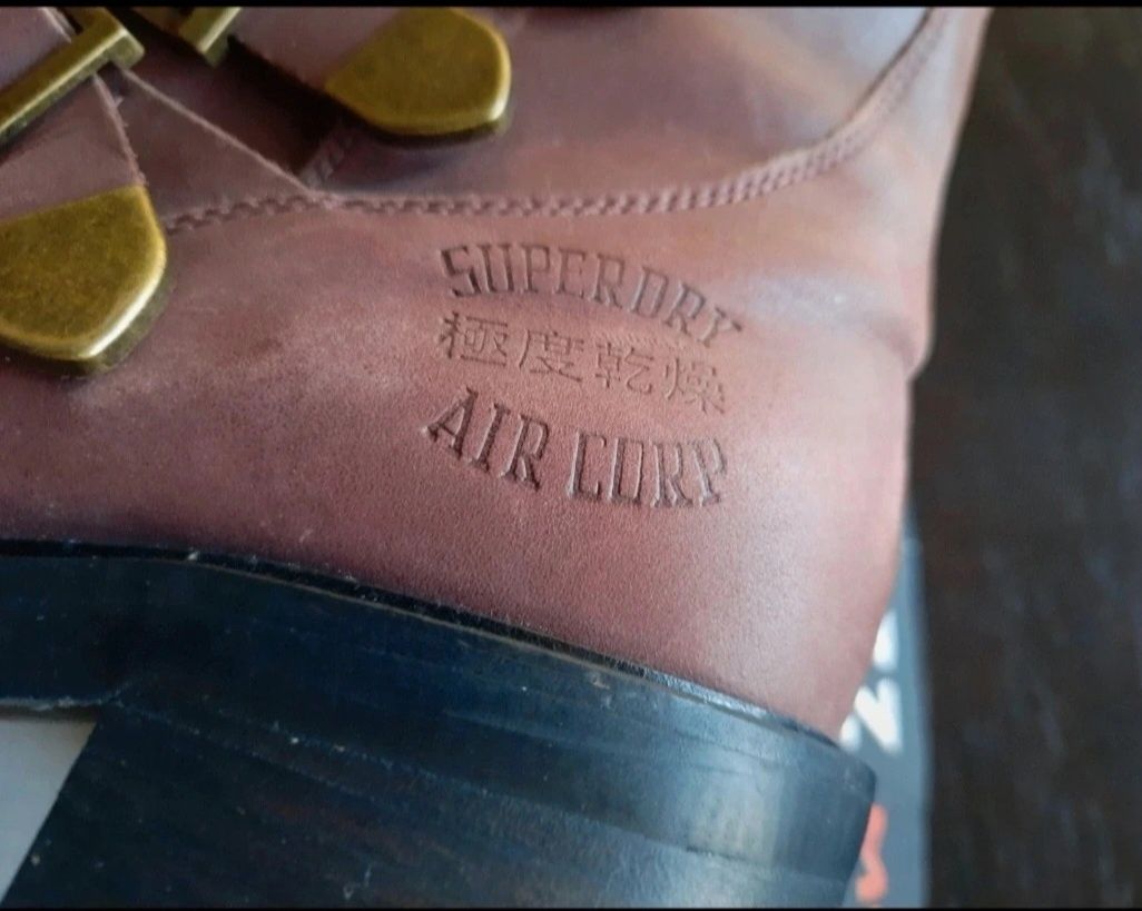 Botki z naturalnej skóry 100%, renomowanej firmy Superdry w idealnym s